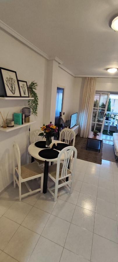 Parque Aromatico Con Dos Piscinas Apartment Torrevieja Luaran gambar