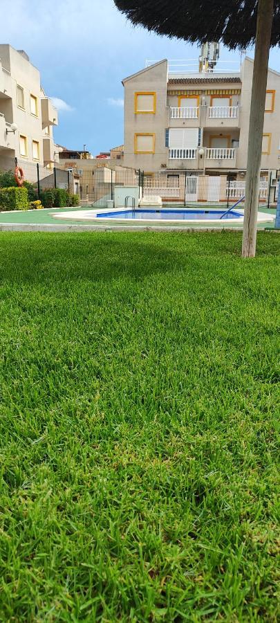 Parque Aromatico Con Dos Piscinas Apartment Torrevieja Luaran gambar