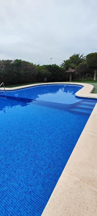 Parque Aromatico Con Dos Piscinas Apartment Torrevieja Luaran gambar