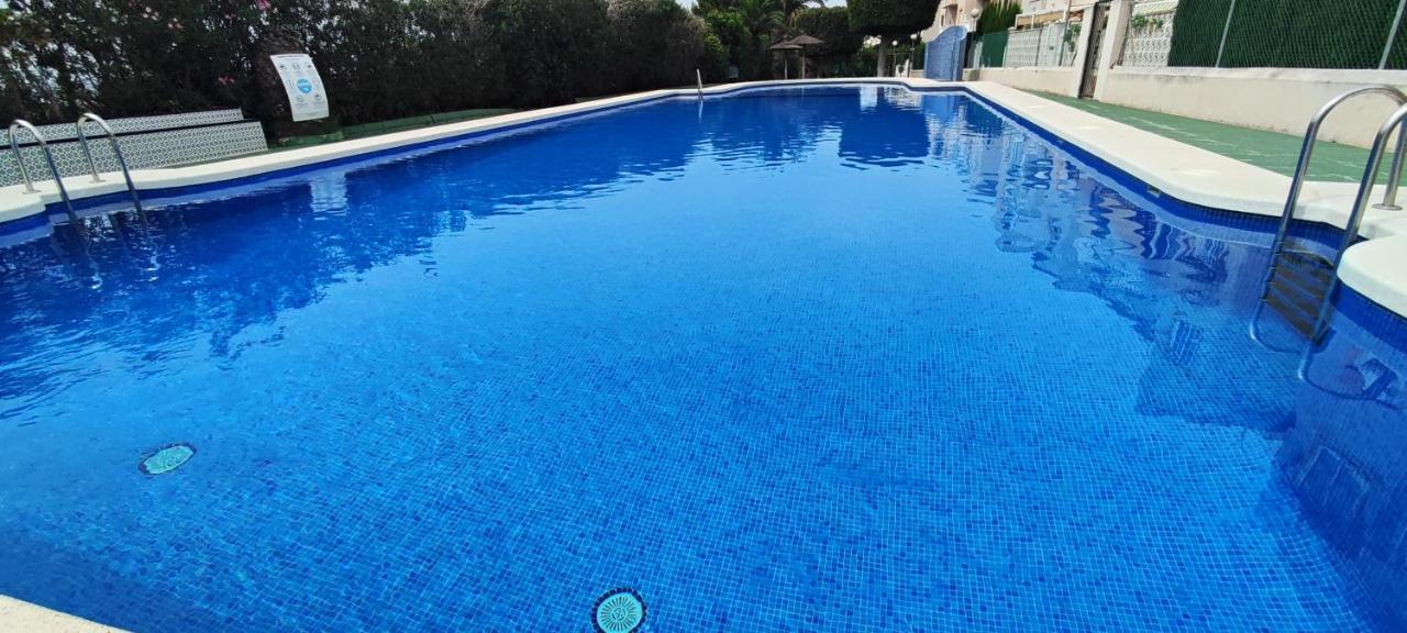 Parque Aromatico Con Dos Piscinas Apartment Torrevieja Luaran gambar
